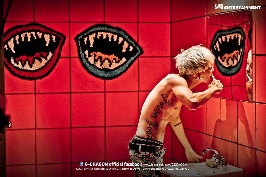 G Dragon Crayon 크레용 Allfake