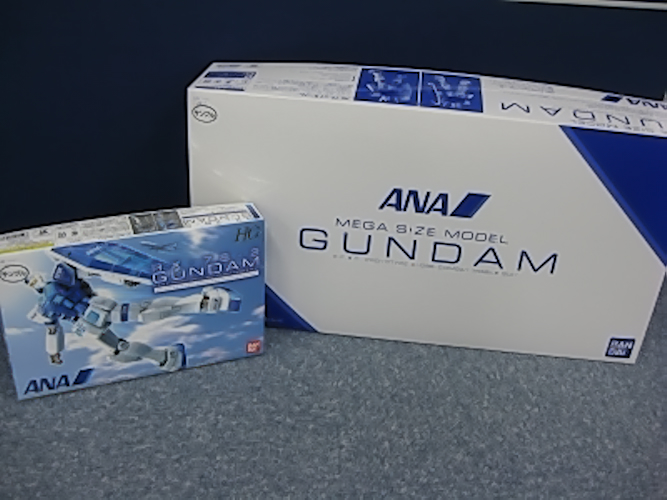 ANA機内限定販売のガンプラ「HG 1/144 ガンダム G30th ANAオリジナルカラーVer.」と「1/48 メガサイズモデル ガンダム