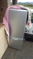 2013年 2ドア冷蔵庫　7kg洗濯機　ガスコンロ　ソファー　シングルベッド　折りたたみ机k