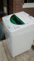 2013年 2ドア冷蔵庫　7kg洗濯機　ガスコンロ　ソファー　シングルベッド　折りたたみ机k2
