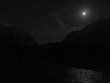 月と梓川