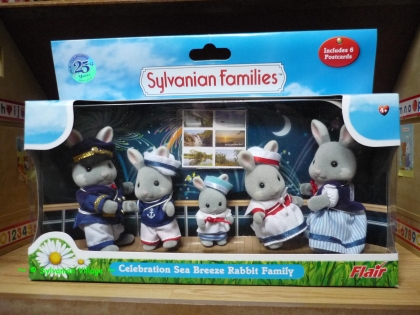UK Amazon での購入品 Celebration Sea Breeze Rabbit Family