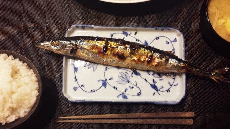 魚焼きグリルの姿焼メニューで秋刀魚を美味しく焼きました！